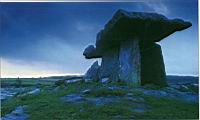 Irlande, Co Clare, The Burren, Poulnabrone Dolmen (09)